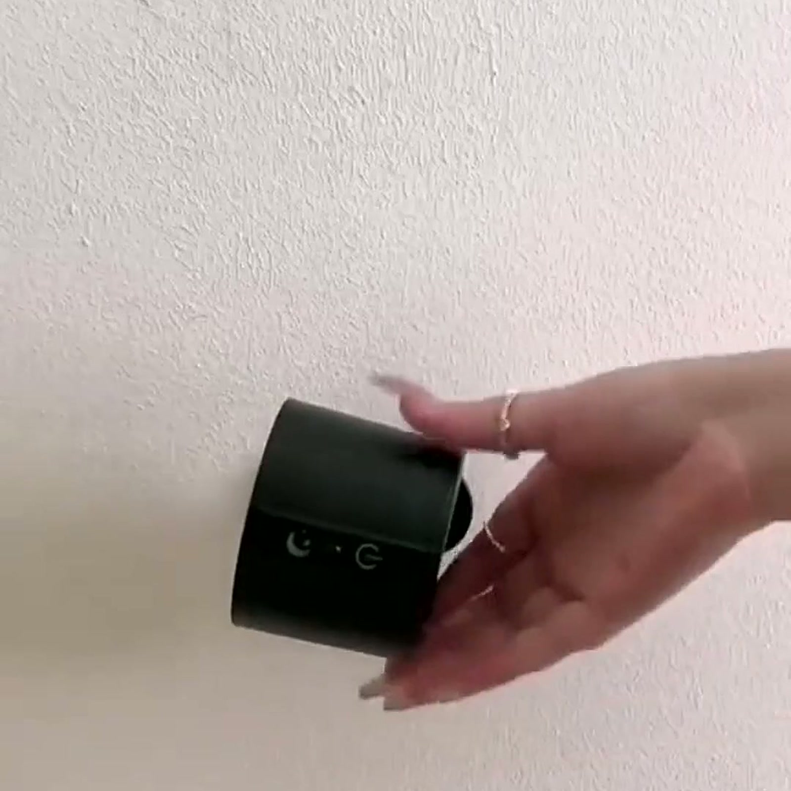 قاعدة مغناطيسية وتوجيه سهل للضوء